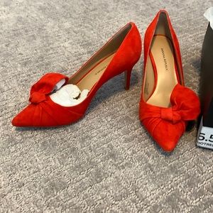 Banana republic Red pumps